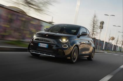 H Abarth σκέφτεται την επιστροφή πίσω στα θερμικά μοτέρ για το 500